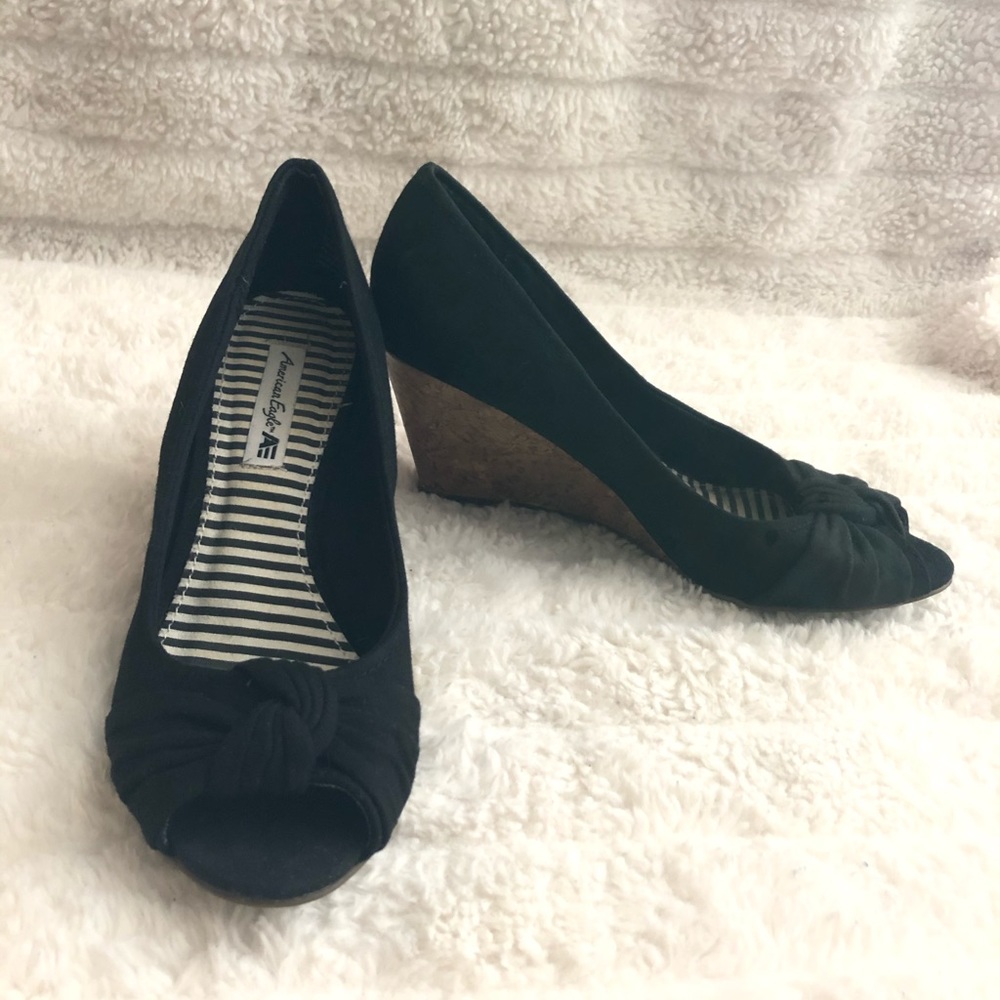 Black Wedges